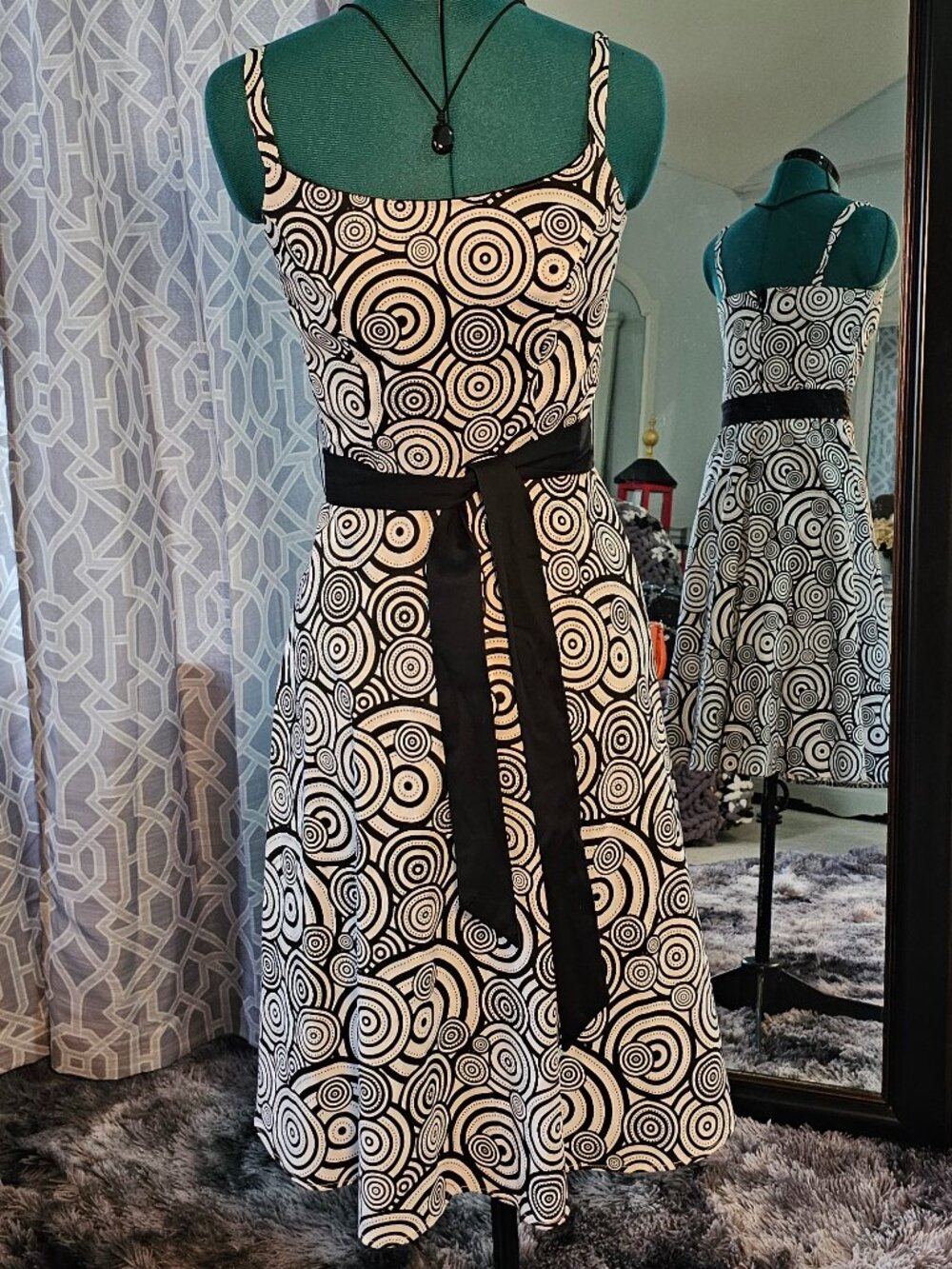 Robin Jordan Y2K Black & White Spiral Print Fit & Flare Dress, Size 2 (Vintage)